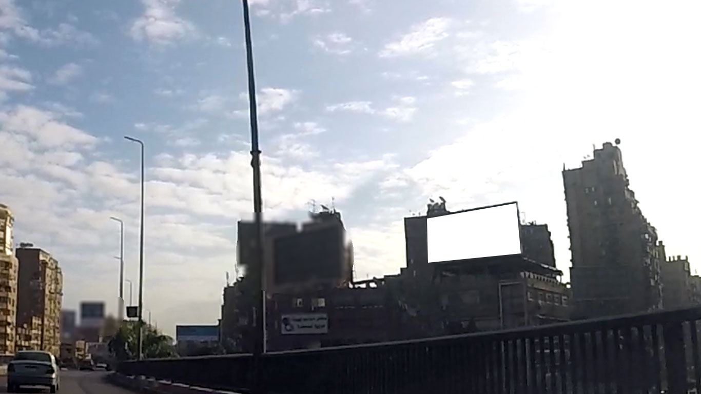 Rooftop billboard, Between Lebenon Sq